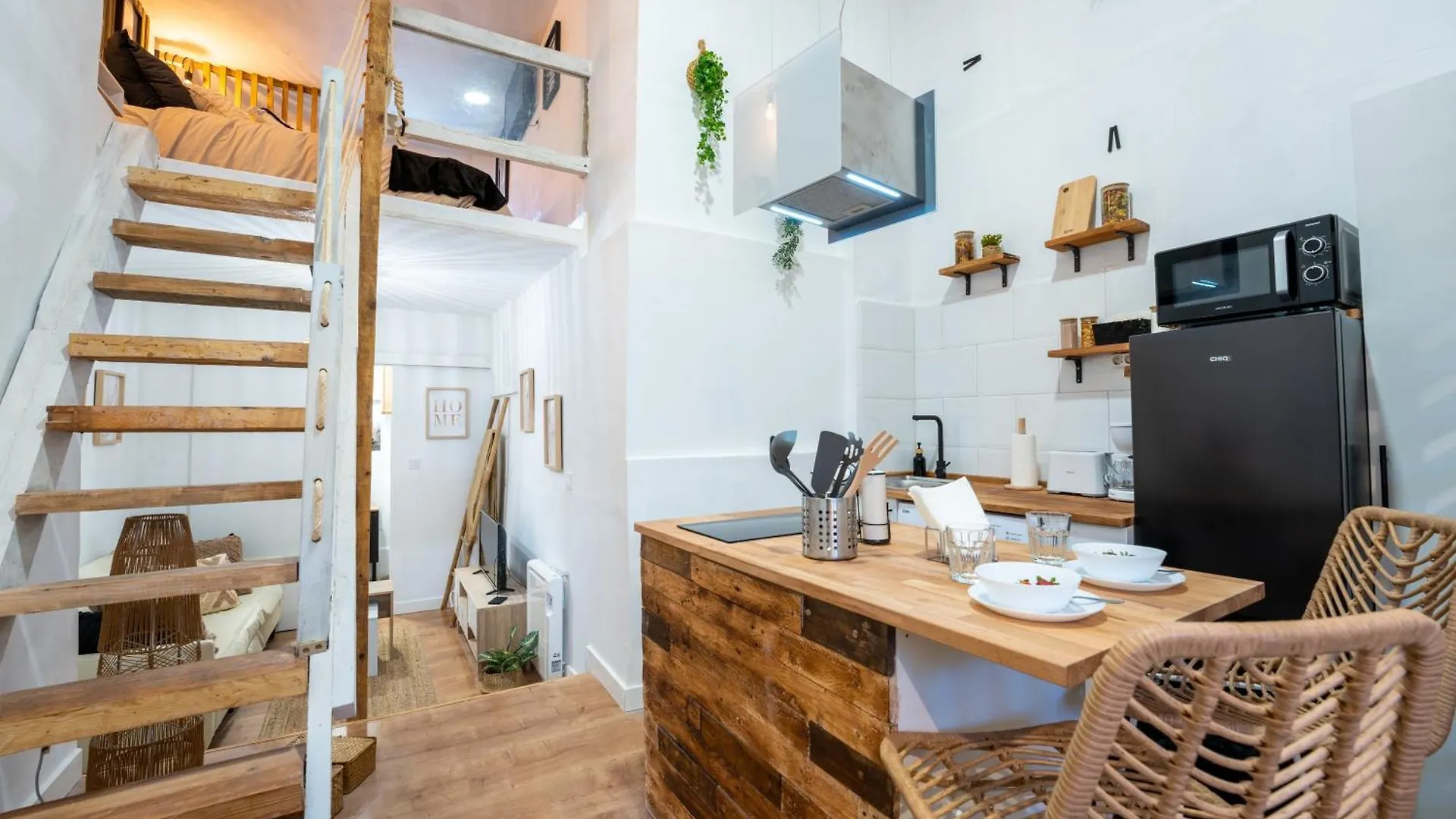 Davila Lofts By Urbanhosting contacts